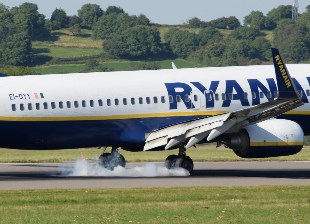 What is The reason Ryanair land so hard